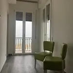 מלון Trieste 2*