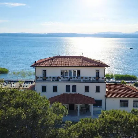 Ξενοδοχείο Trieste 2*